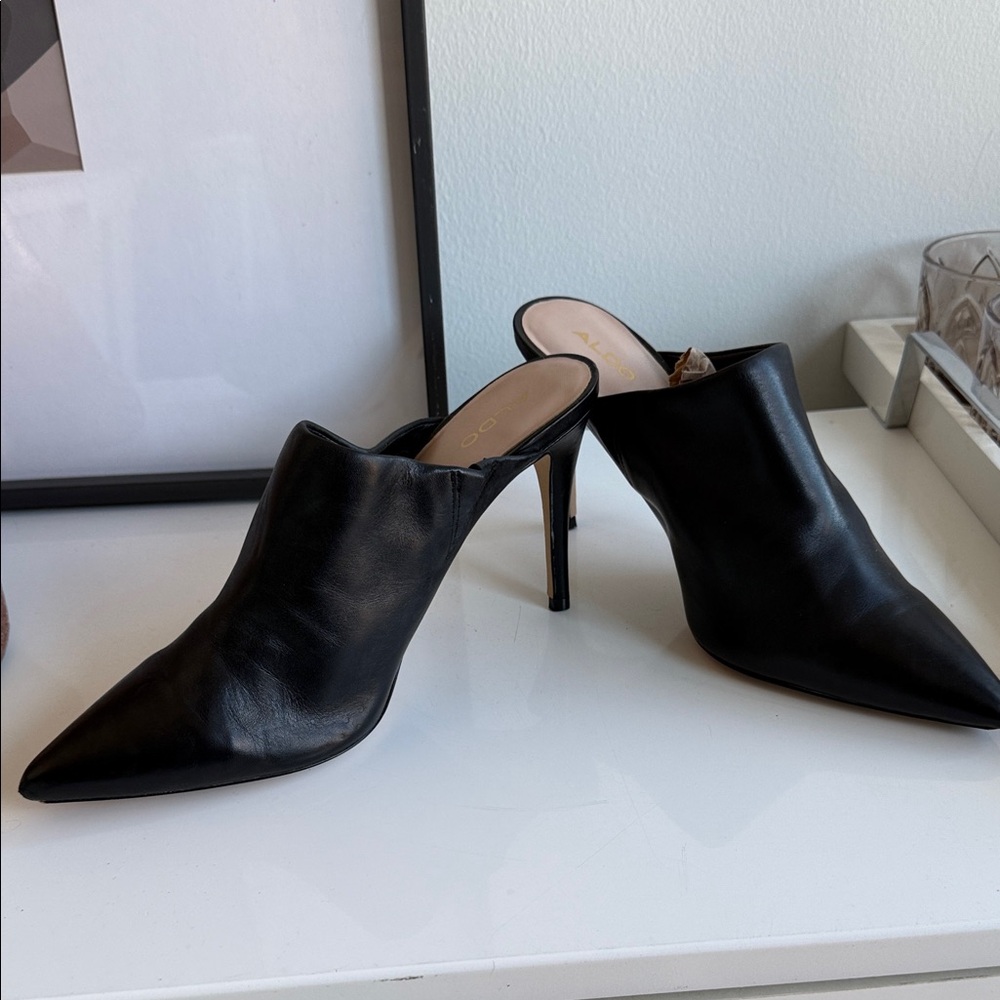 Aldo Black Leather Pointed Mules 9M